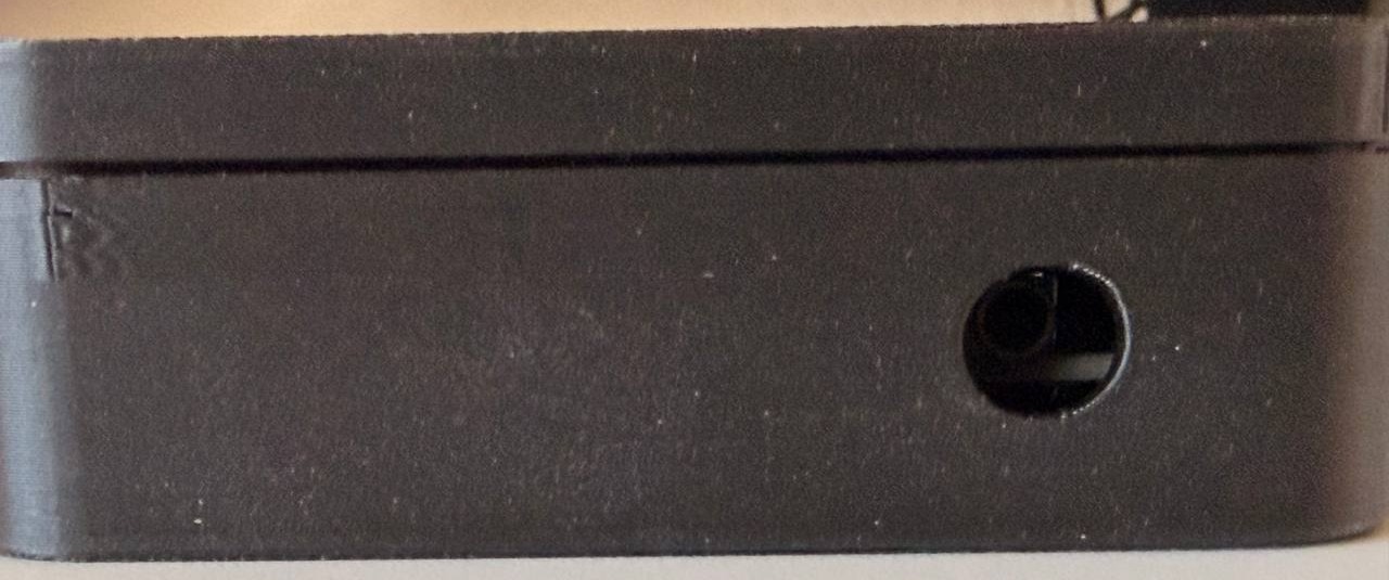 Datenanschluss am Gehäuse der heatbyte box