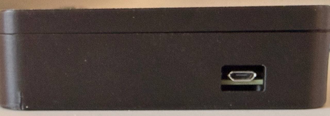 Stromanschluss am Gehäuse der heatbyte box